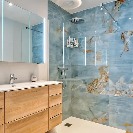 Magnifique T2, Parking, Face Appartement